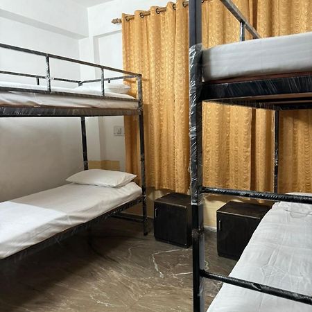 Sattva Cafe And Motel Rishīkesh Eksteriør billede